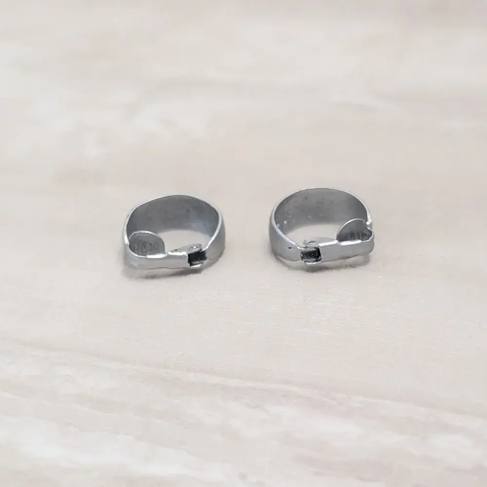 Vintage Clip On Earrings 0.75